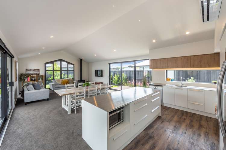 96 Oaks Drive Lincoln_5