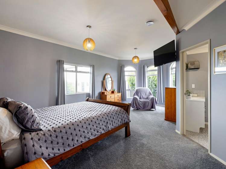 26 Highgrove Drive Grandview Heights_10