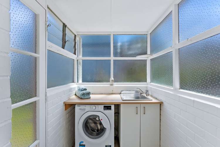 2/174 East Coast Road Forrest Hill_9