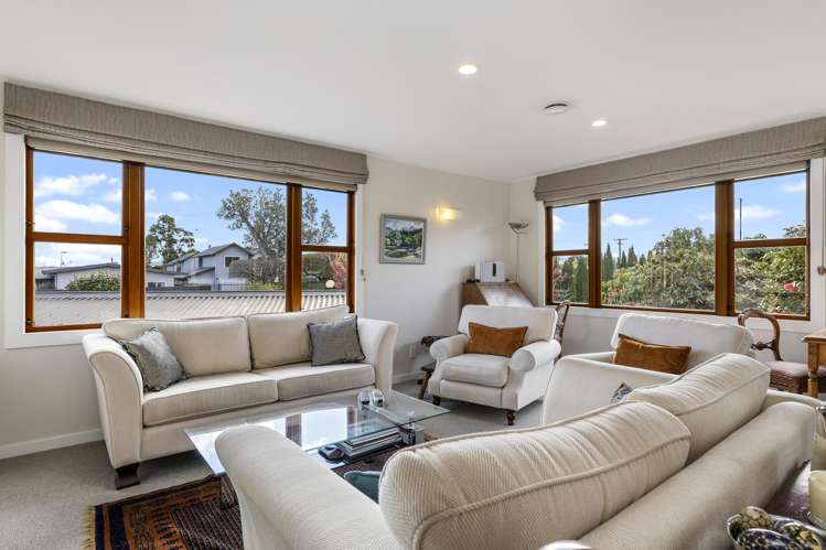 26 Kiwi Street Bird Area_1