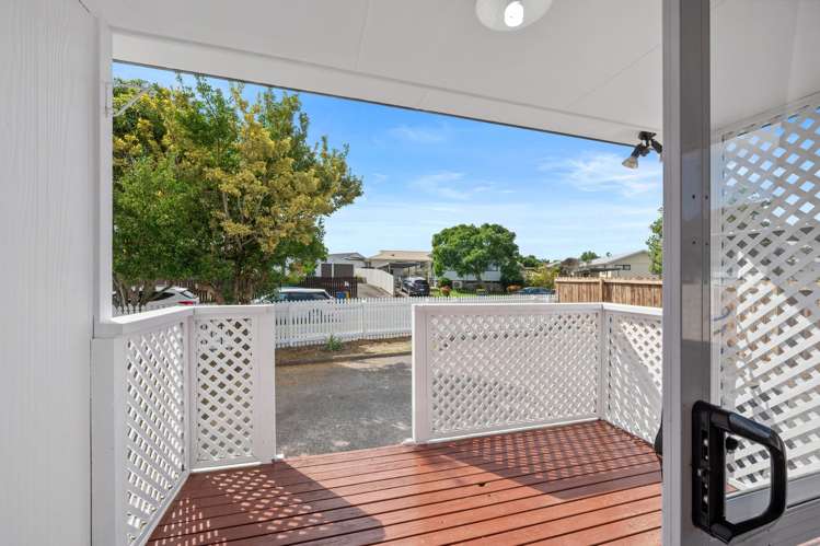 8 Childers Road Ranui_18