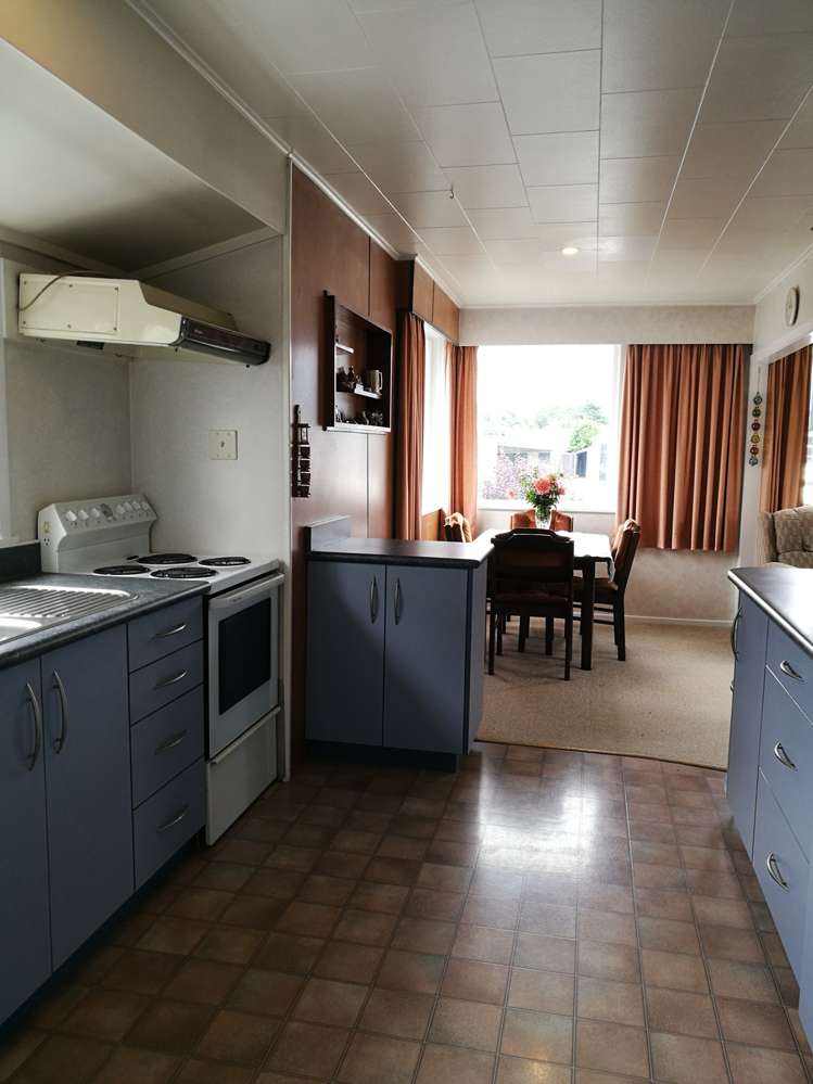 7 Hardie Grove Featherston_1