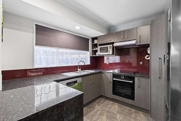 2 Libnai Avenue Clover Park_9