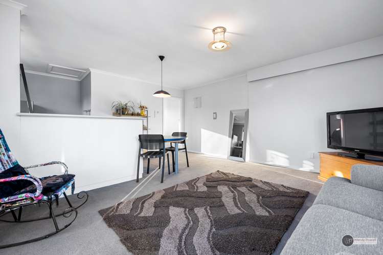 37 Pohutukawa Street Woburn_22