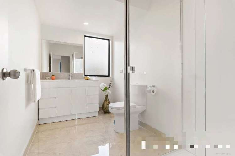 17A Eske Place 10676_9