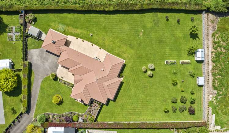 148 Amelia Place Leamington_2