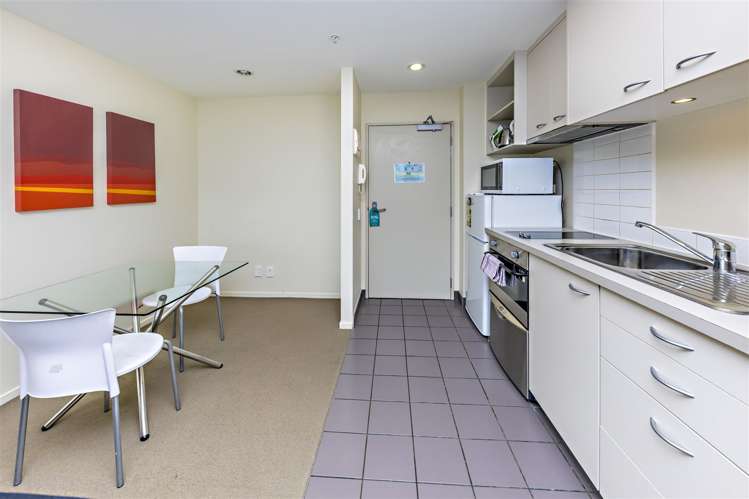 606/17 Amersham Way Manukau_1