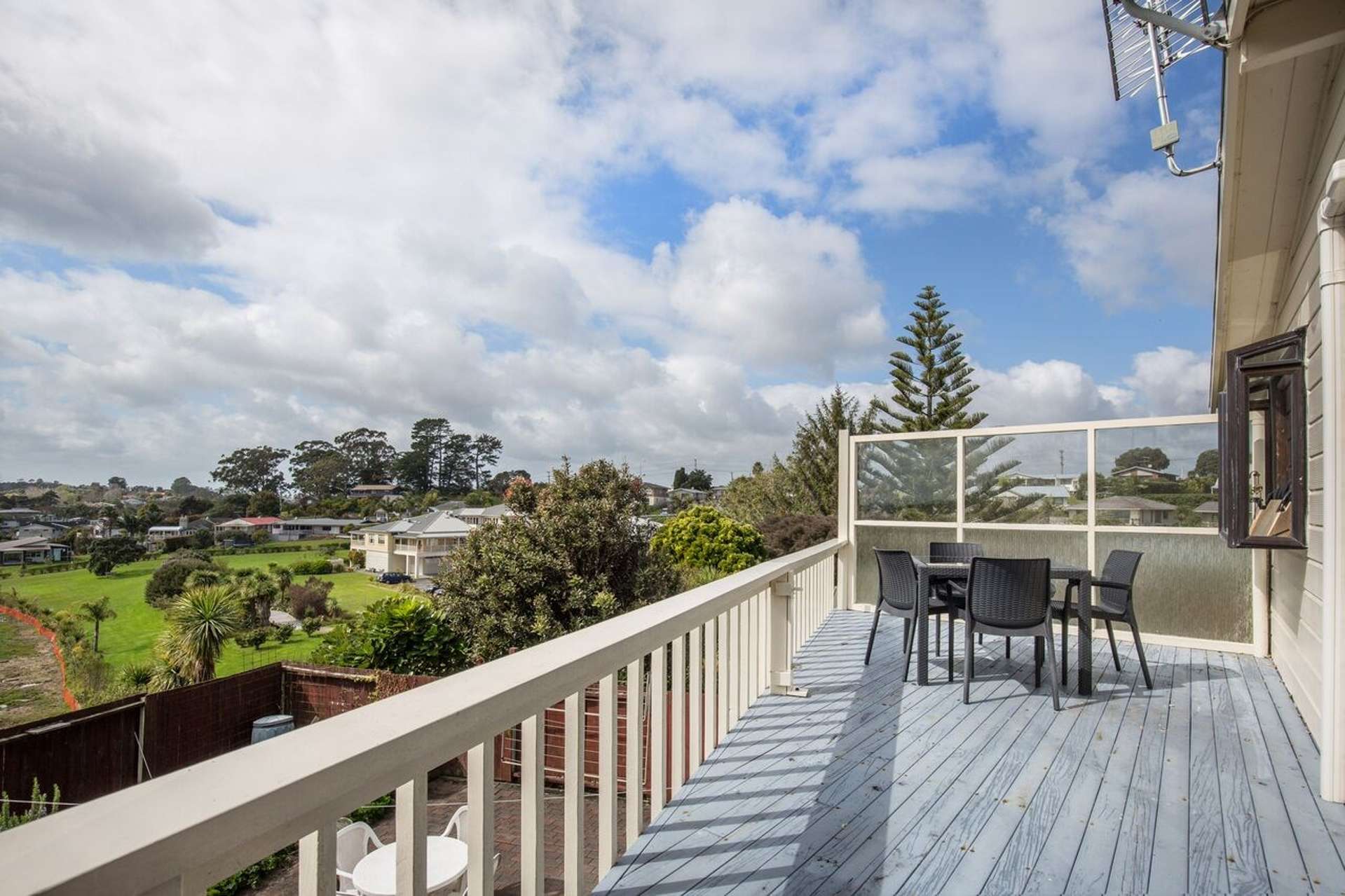 18 John Dee Crescent Red Beach_0