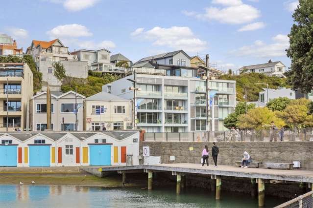 CITY END ORIENTAL BAY APARTMENT