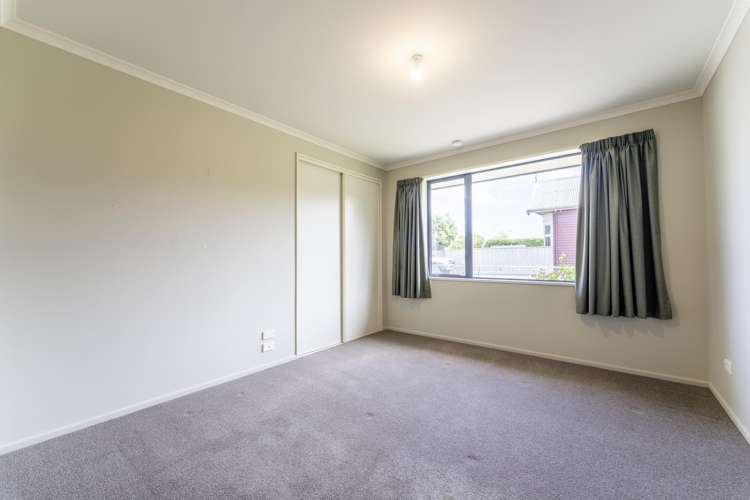 13 Raymond Street West End_12