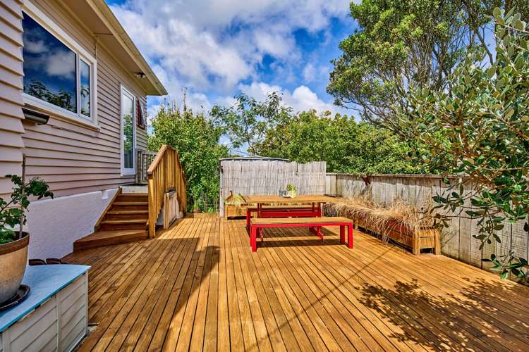 35 Lincoln Avenue Tawa_16