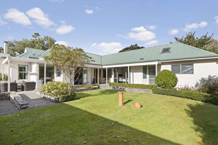 379 Fergusson Drive Heretaunga_13