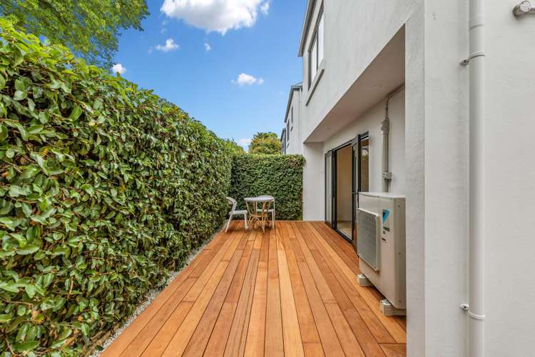 2/8 Mayfair Street Riccarton_36