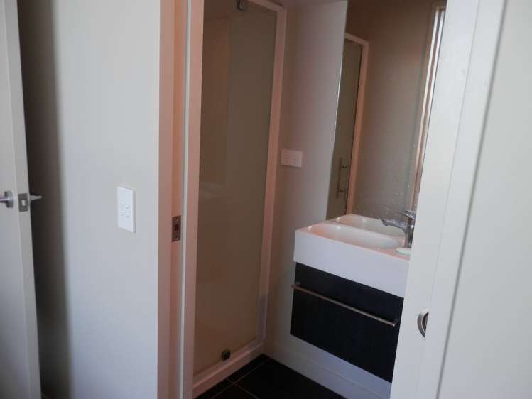 9/2 Stone Street Miramar_11