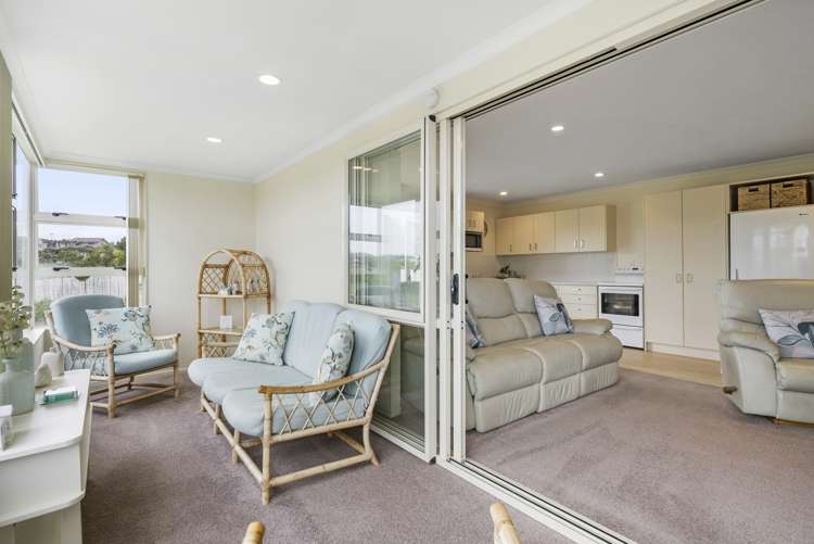 2 Columbia Crescent Beachlands_26