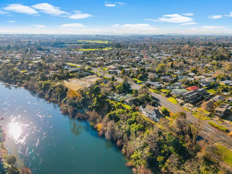 913 River Road Queenwood_44