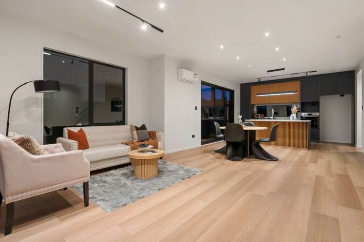 8 Kartolina Crescent_5