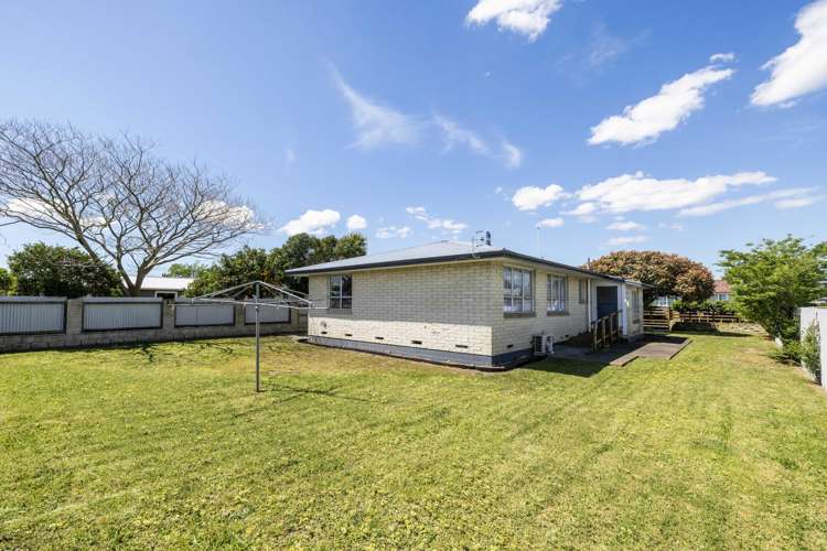 23 Liverpool Crescent Flaxmere_15