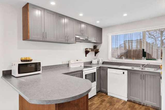 47 Frye Crescent Albert Town_4