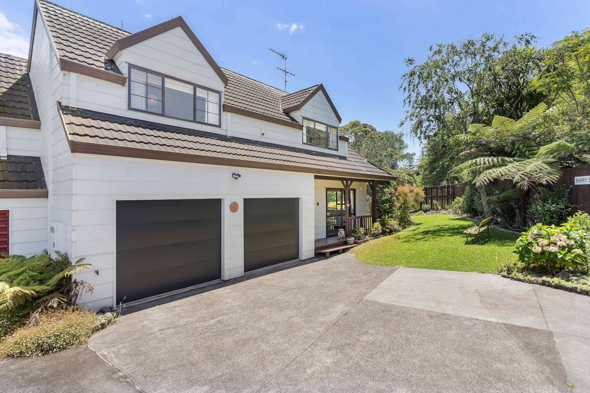 2/11 Landsberg Way Windsor Park_0