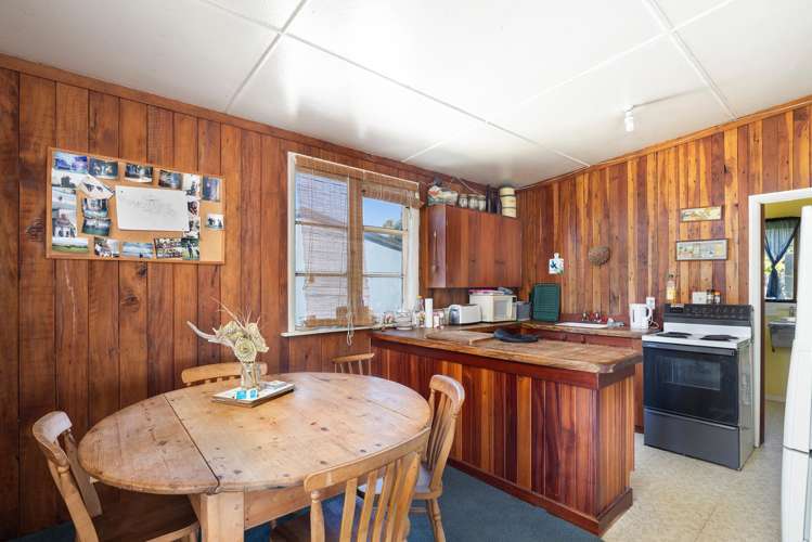 1129 Mataikona Road Mataikona_2