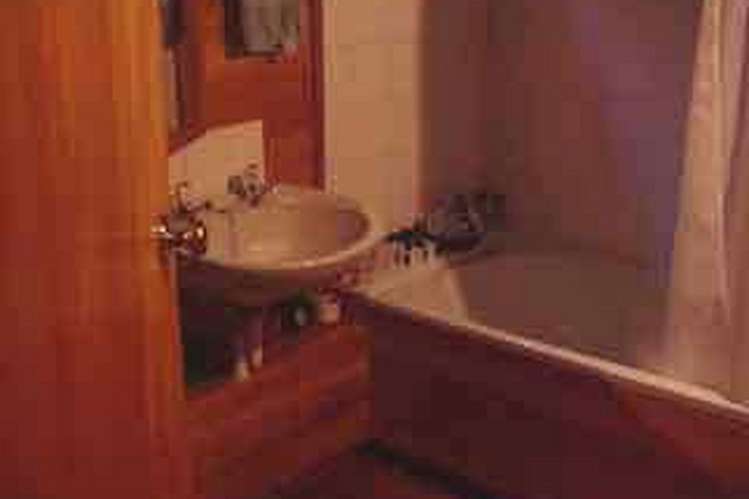 2/10 Cook Street Hamilton East_1