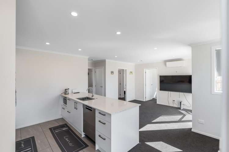 75 Waruhia Crescent Rototuna North_1