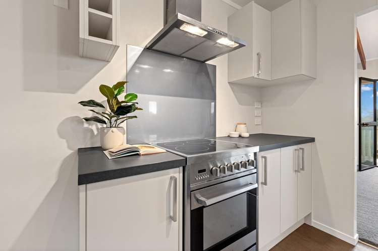 1/40 Lilburn Crescent Massey_2