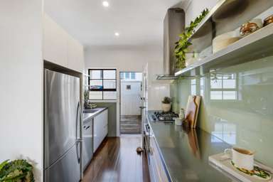 4/8 Sarawia Street_4