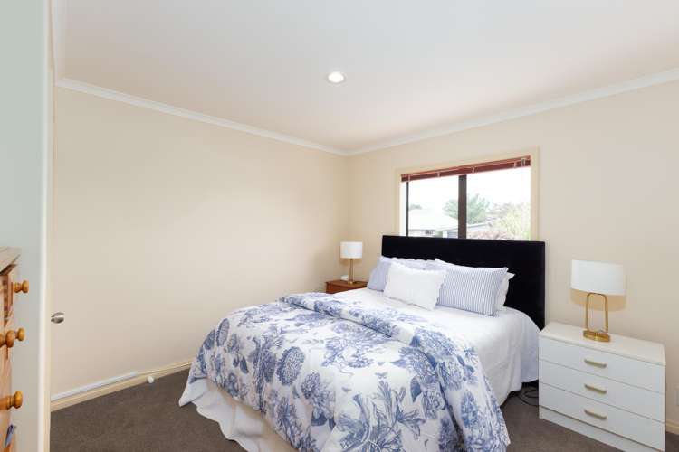 73 St James Drive Huntington_11