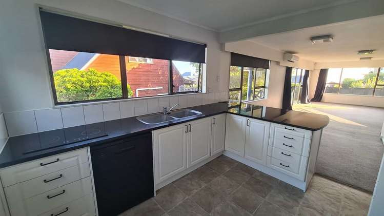 64 Cypress Drive Maungaraki_2