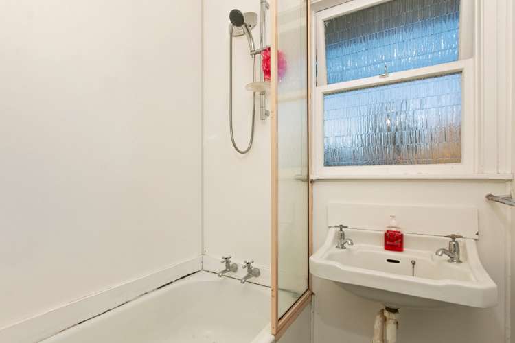 2/29 Taharoto Road Takapuna_8