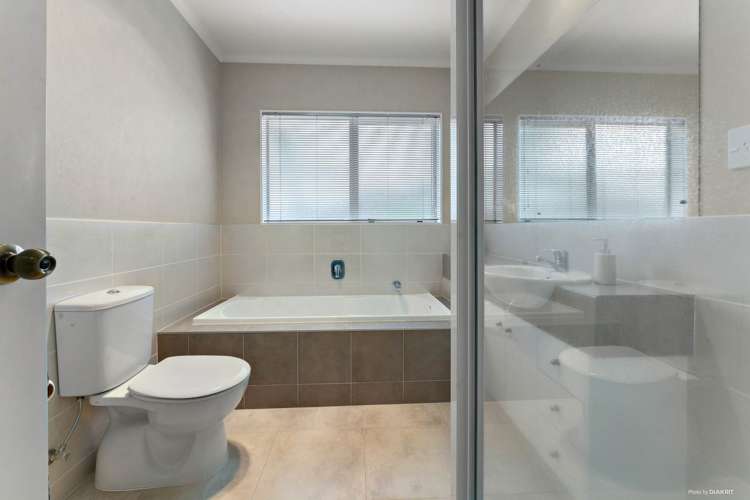 41 Turnberry Drive Wattle Downs_11