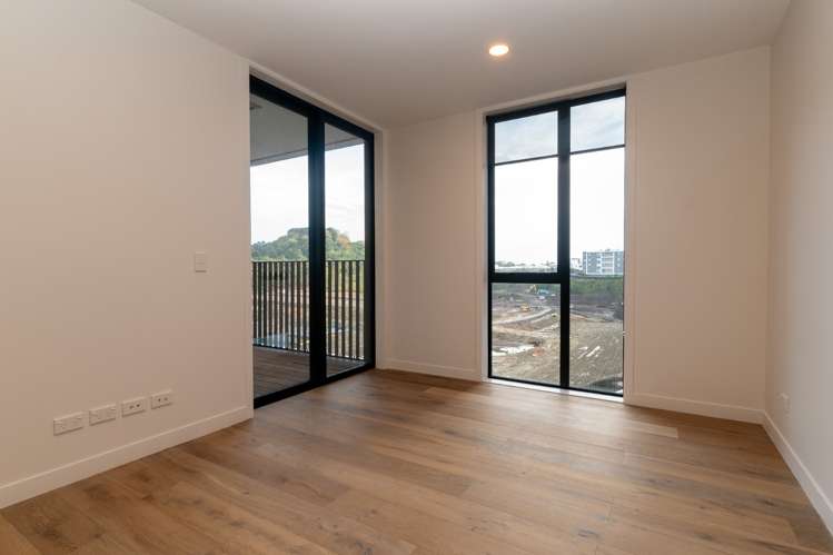 205/2 Grahame Breed Drive Three Kings_2