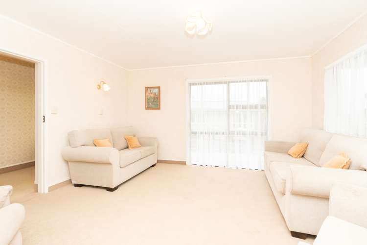 51 Resthill Crescent Glenview_13