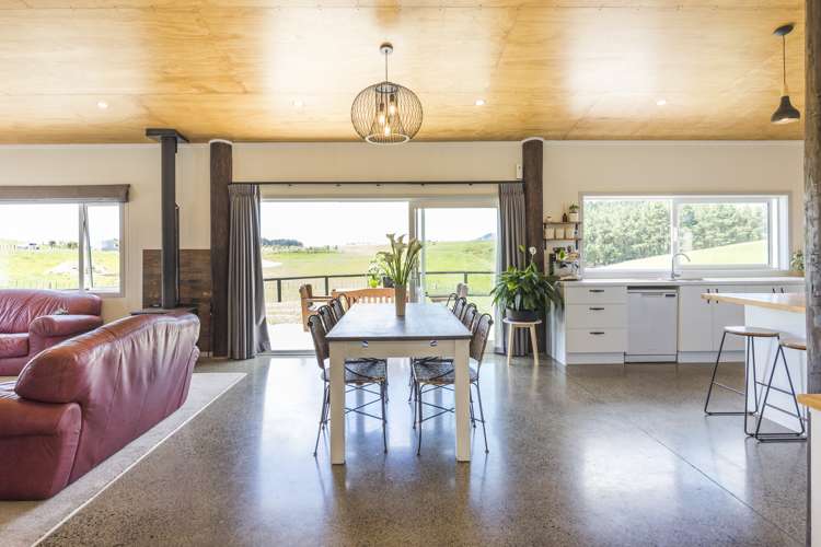 34 Highland View Drive Tokomaru_12