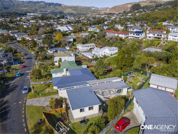 71 Larsen Crescent Tawa_18