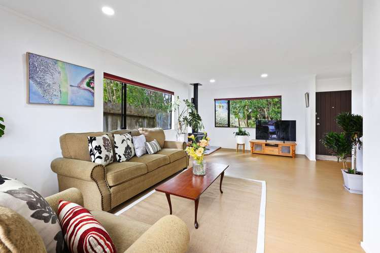 2/57 Howe Street_5