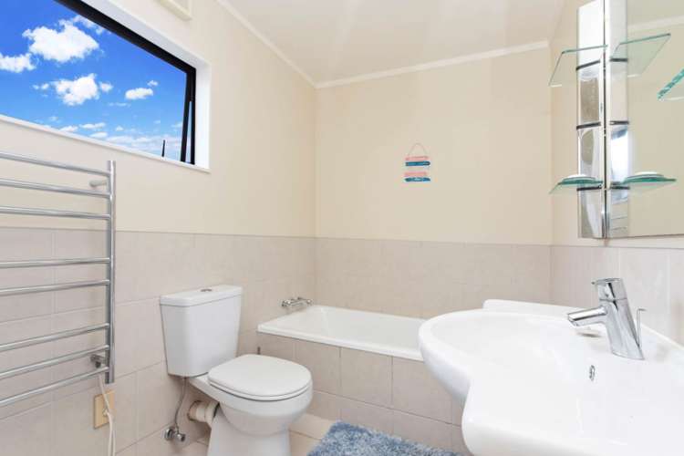 1/36 Sherwood Avenue Te Atatu South_14