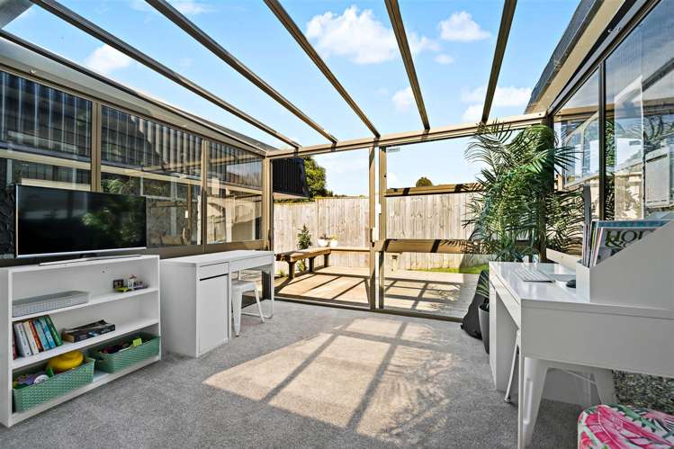 1 Riviera Place Hauraki_17