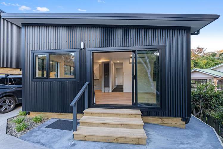 Units 1 and 2/10A Awanui Street_2