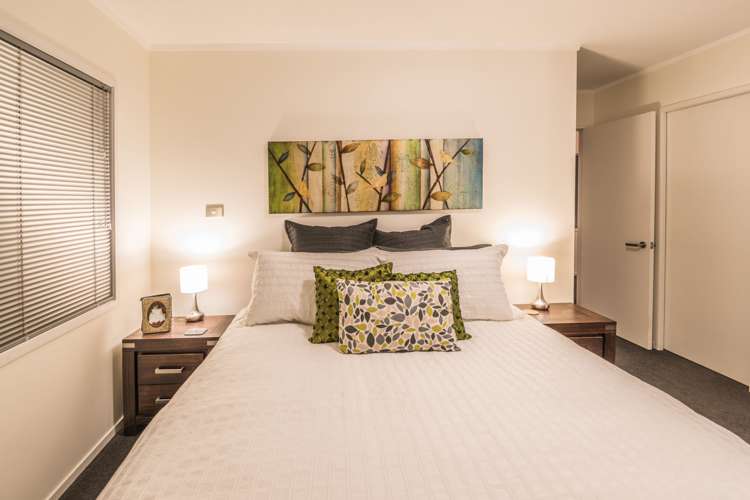 8 Montgomery Crescent Cockle Bay_14