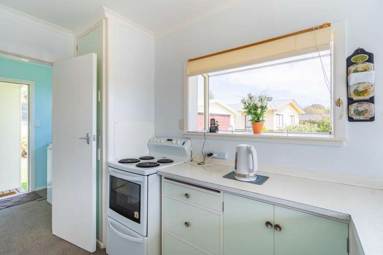 11 Adrian Grove Waikanae Beach_13