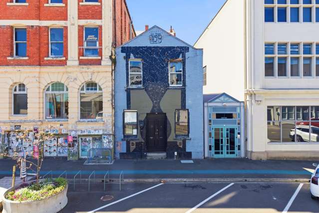 Iconic Drews Avenue opportunity