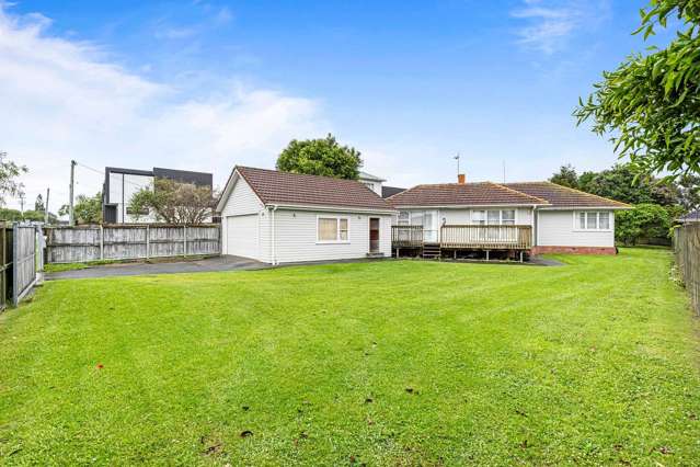 Charming 3BR Home in Te Atatu Peninsula