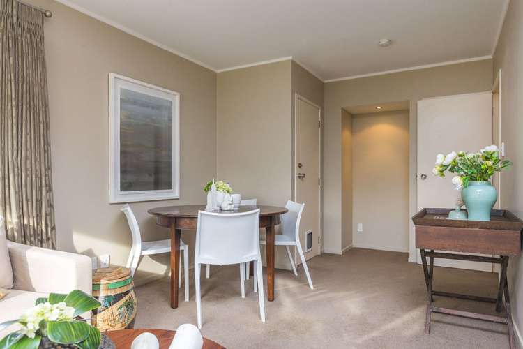 2/3 Lush Avenue Saint Johns_16