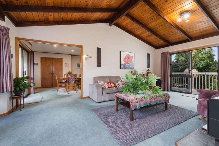 196 Fairway Drive Te Kamo_9