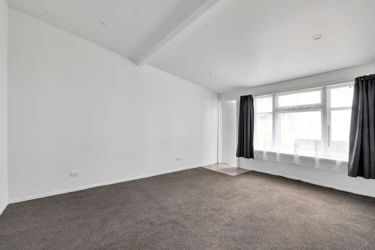 76 South Road Manaia_24
