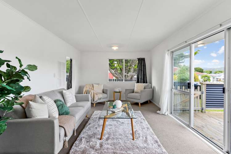 19 Antrim Crescent Wainuiomata_3