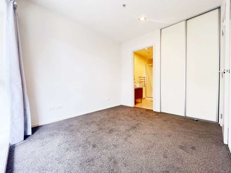 220/4 Wagener Place Mt Albert_13